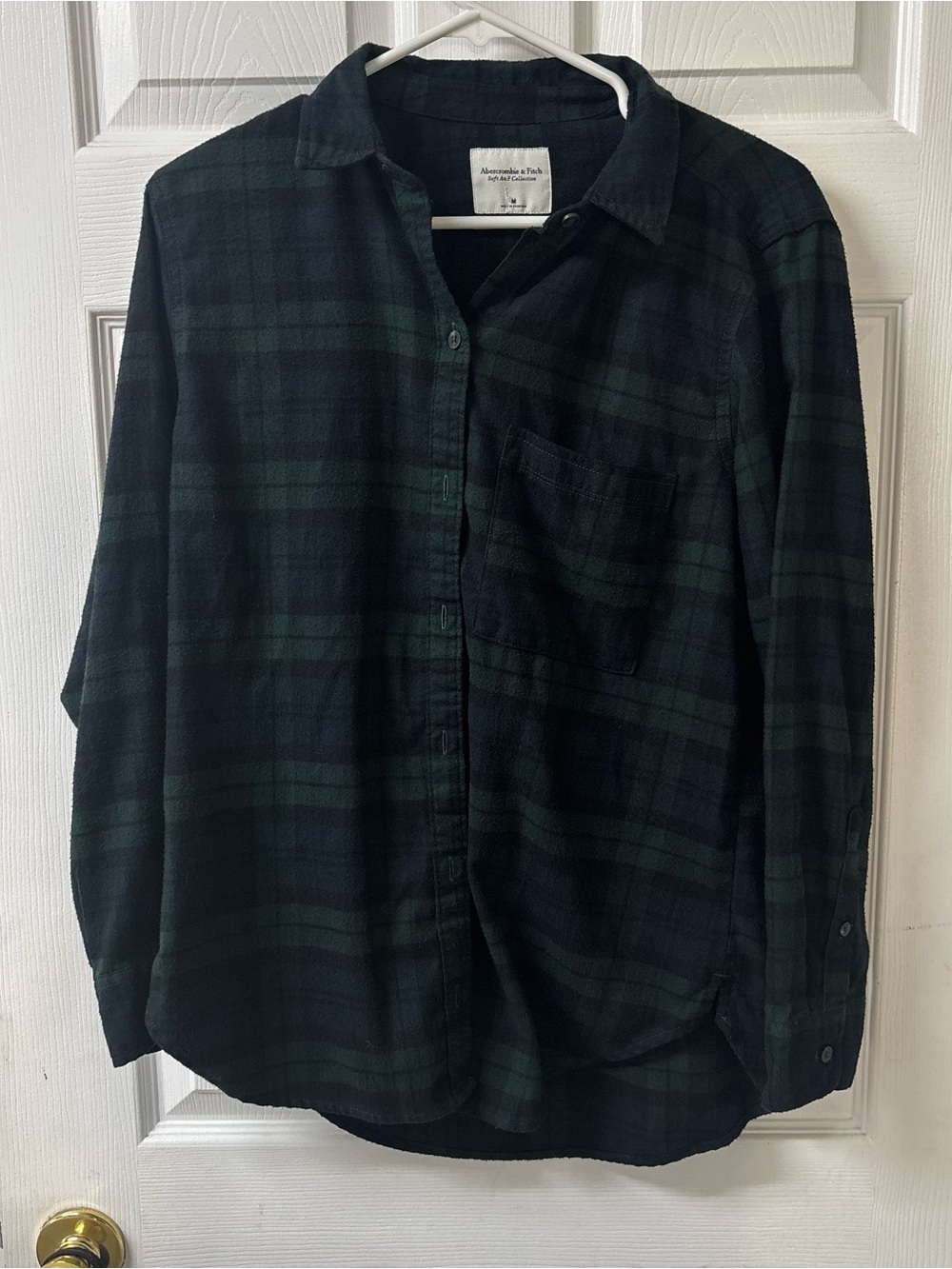 Abercrombie & Fitch Black, Blue, Dark Green Plaid Button-Down Shirt Men’s Medium